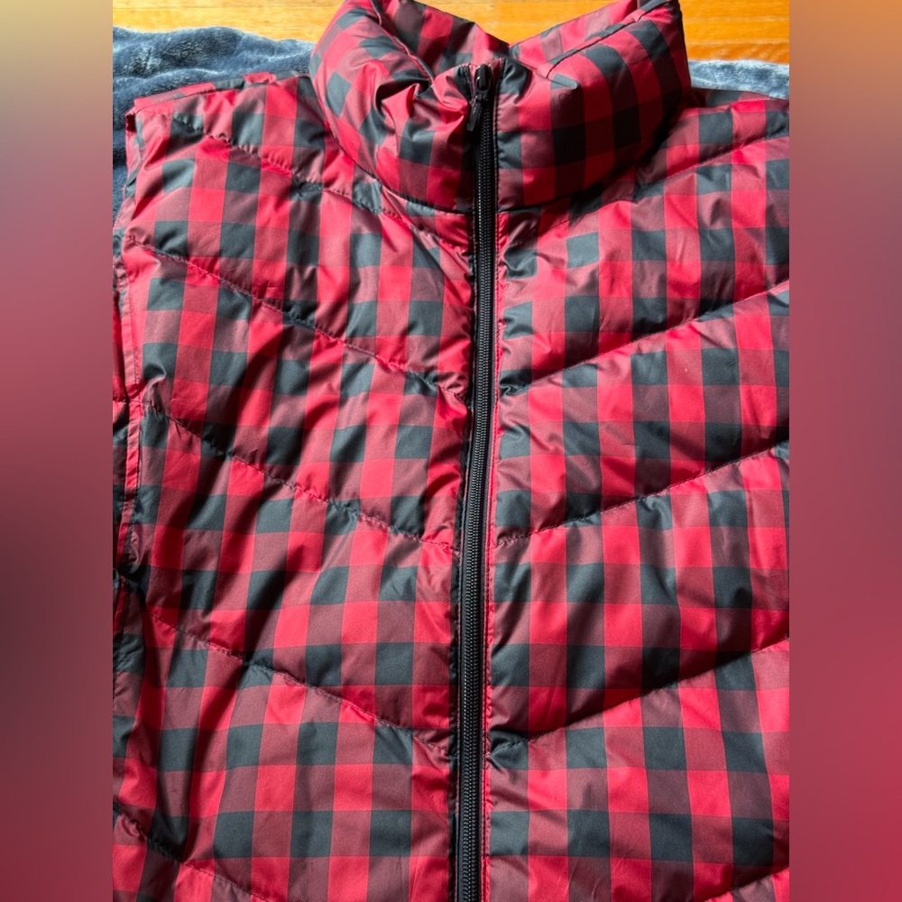Lands' End Red and Black Checkered Puffer Vest - Picture 3 of 12